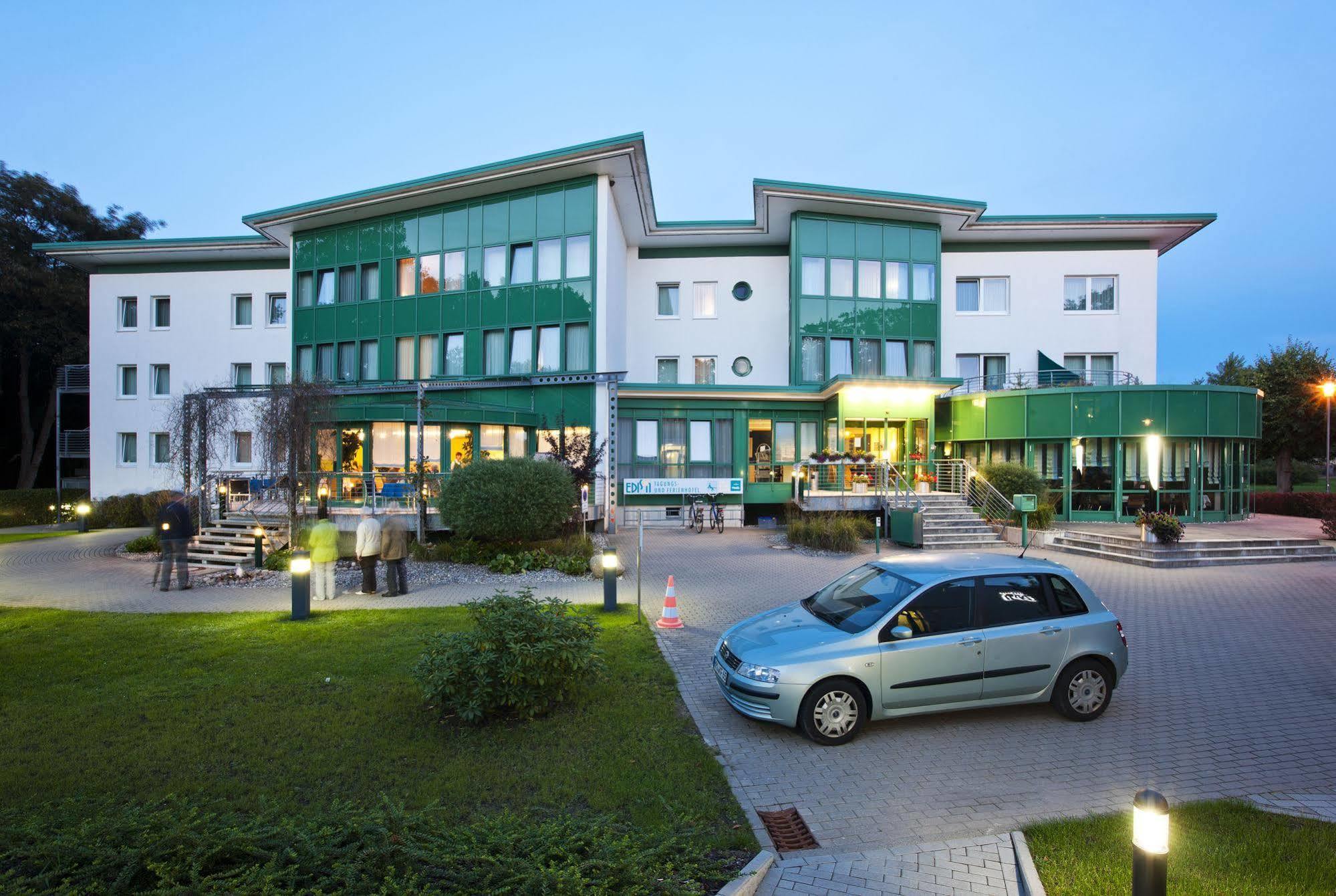 Parkhotel IV Jahreszeiten Kuehlungsborn Exterior foto